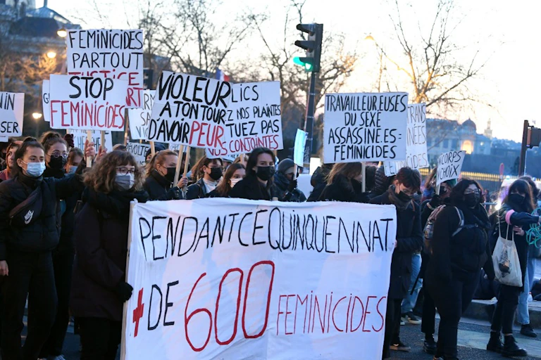Manifestation le 7 mars à Paris à l'initiative d'un ensemble d'associations féministes. La moitié des féminicides ont lieu en région rurale.