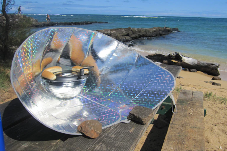Four solaire sur une plage