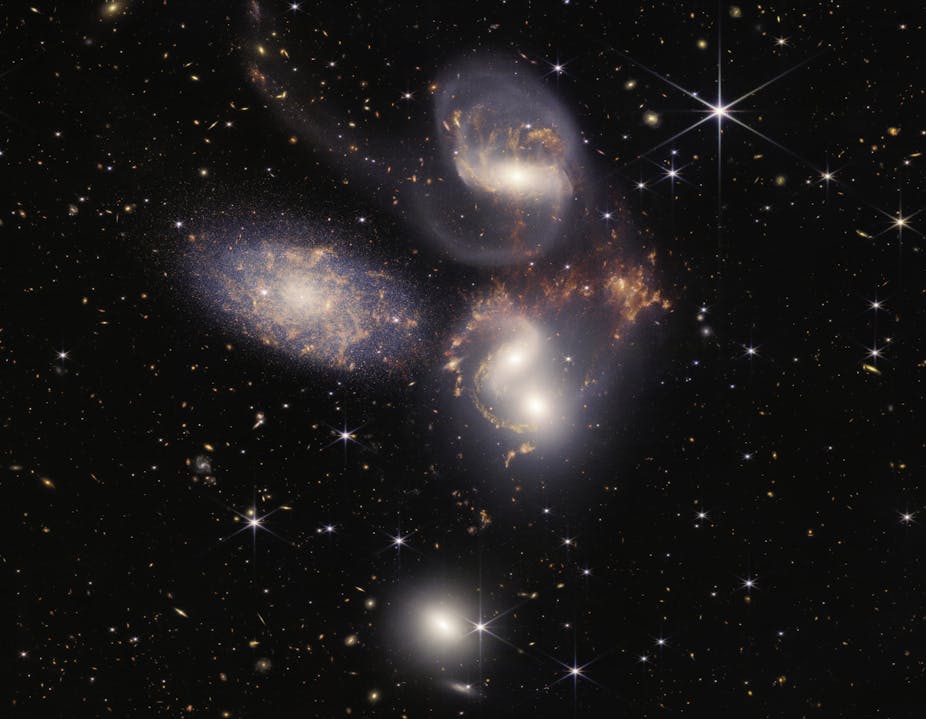 Cinq galaxies dans le Quintette de Stephan