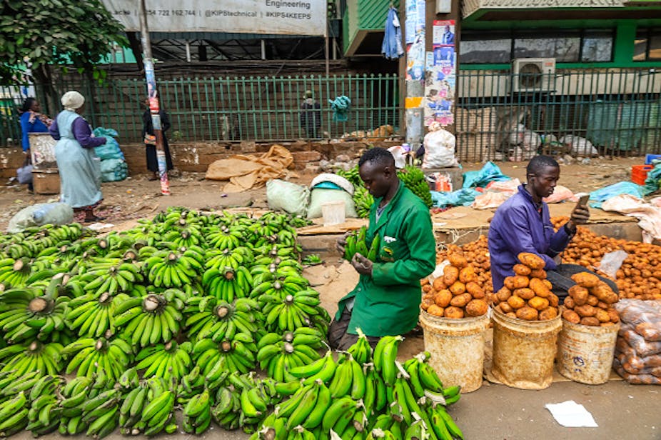 Picture of informal traders in Nairobi selling banana and potatoes