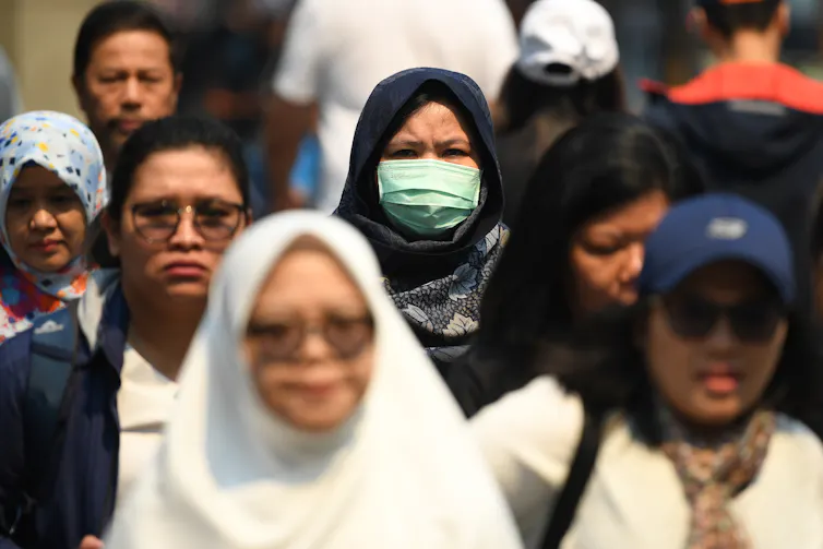 woman face mask bushfire smoke