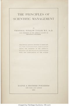 مبادئ فريدريك تايلور للإدارة العلمية ، نُشرت عام 1911.