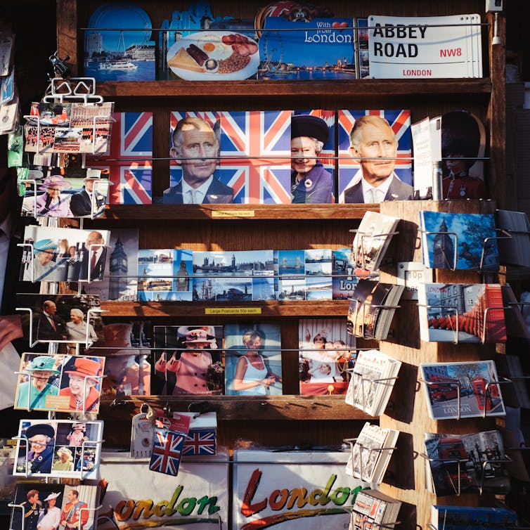 A souvenir kiosk by Westminster Bridge