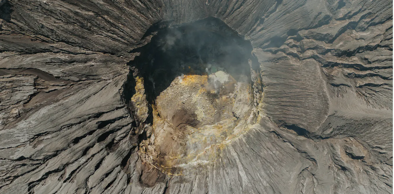 Photo: Theconversation Measuring Carbon Isotopes at Poás Volcano