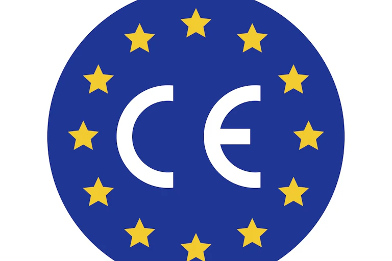 marquage Ce sur drapeau européen