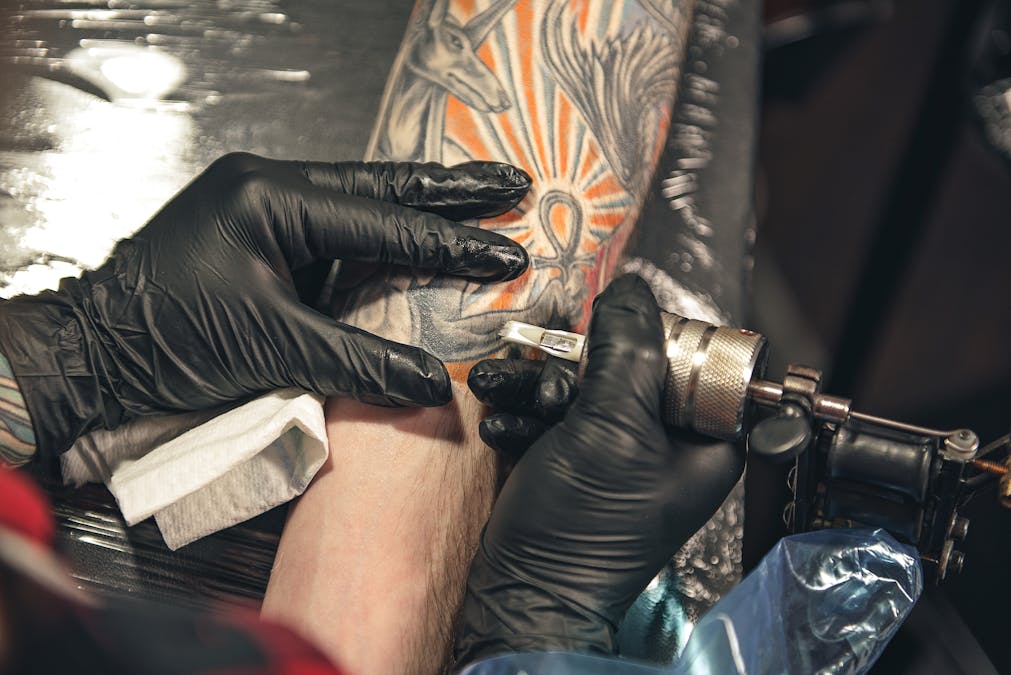 pueblo avaro teléfono Los tatuajes aguijonean nuestro sistema inmunitario: estos son sus riesgos  para la salud