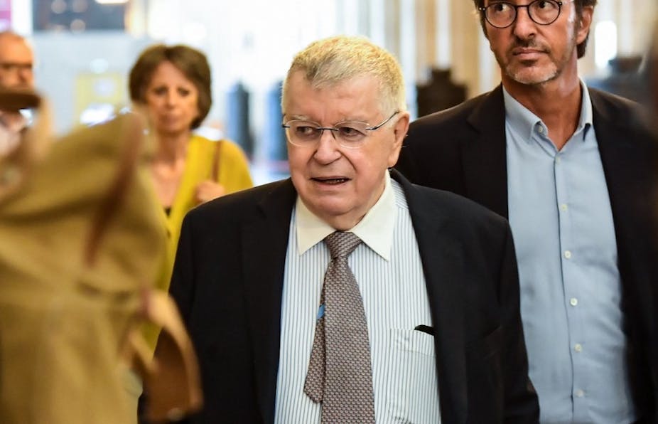 L'ancien PDG de France Télécom, Didier Lombard, arrive dans la salle d'audience à Paris, le 11 mai 2022, pour l'ouverture du procès en appel des anciens dirigeants de France Télécom dont le verdict a été livré ce vendredi 30 septembre. 