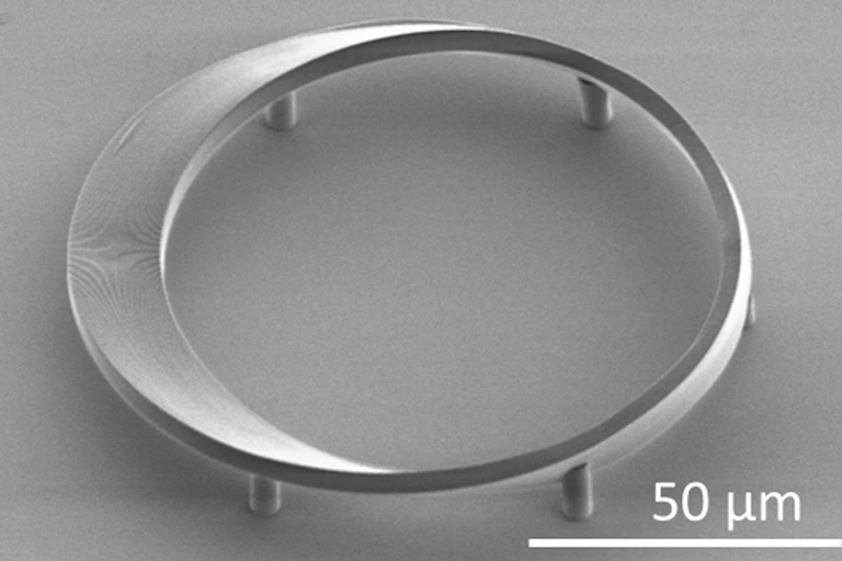 ruban de möbius microscopique