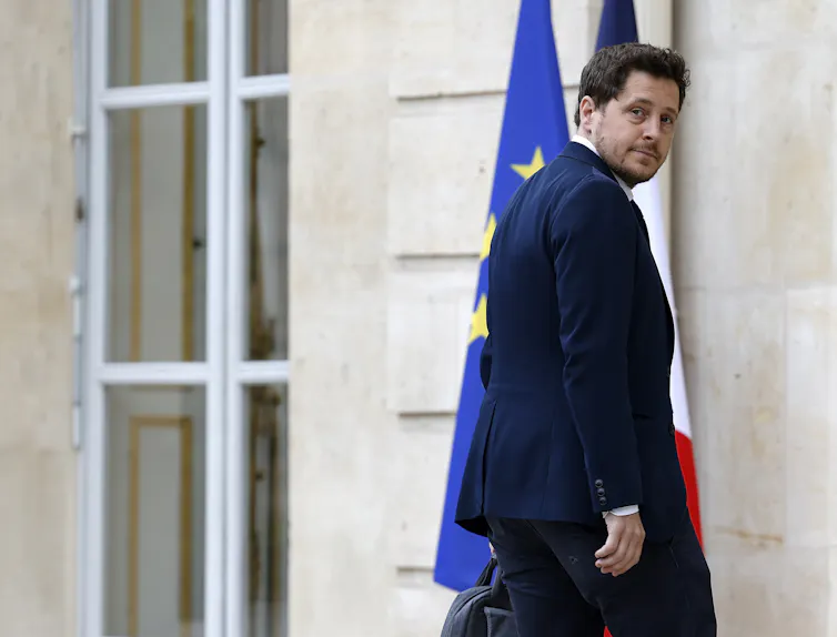 Julien Bayou en juin 2022 à l’Elysée. Le secrétaire du parti Europe-Ecologie-Les Verts (EELV) et membre de la coalition de gauche Nupes a démissionné de son mandat après avoir été accusé de violences psychologiques à l’encontre son ex-compagne