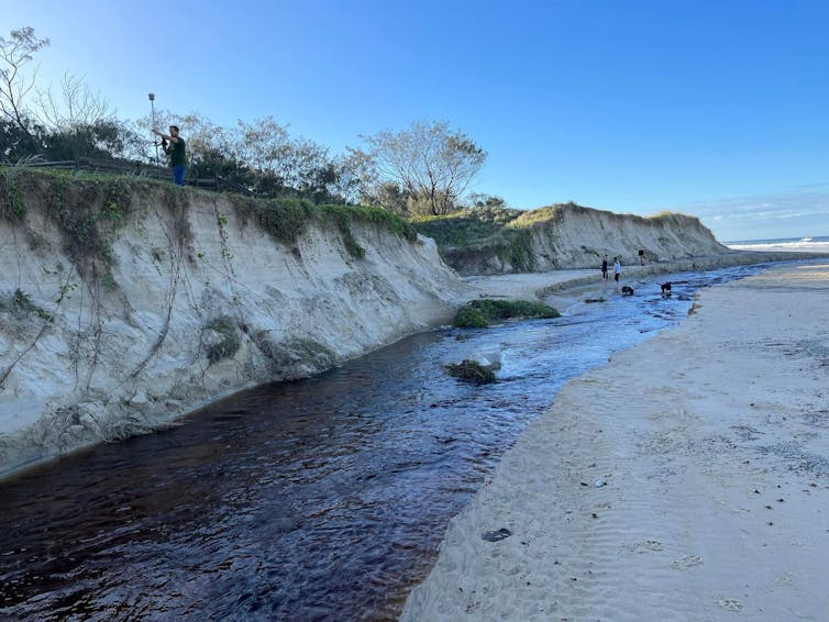 The wild weather of La Niña could wipe out vast stretches of Australia's beaches and sand dunes