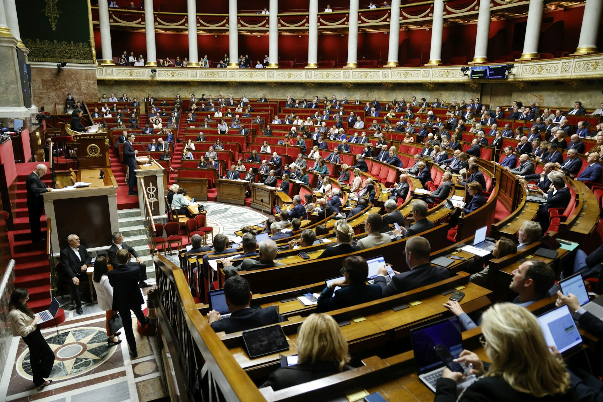 Menace De Dissolution De L’Assemblée Nationale : Quand Le Président ...