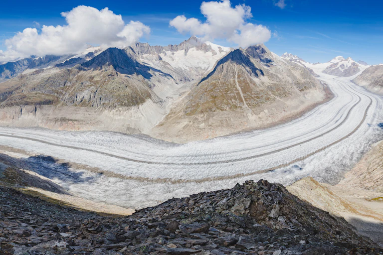 Glacier curls round mountain