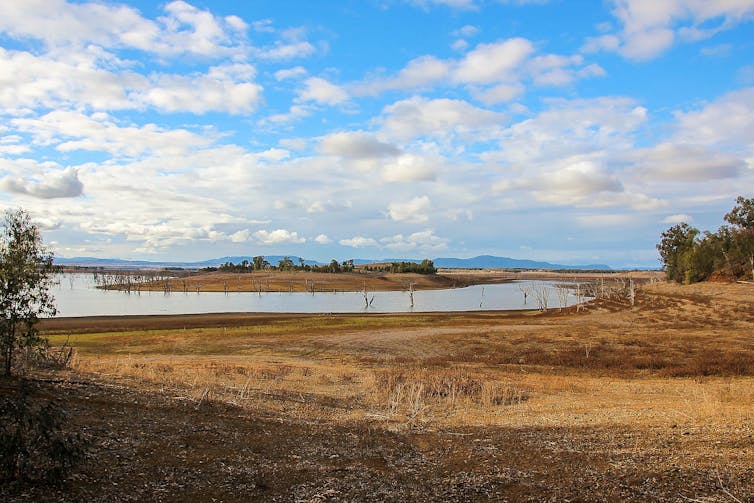 A lake is in drought.