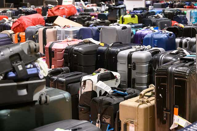 Picture of suitcases at Hamburg Airport's baggage claim area 