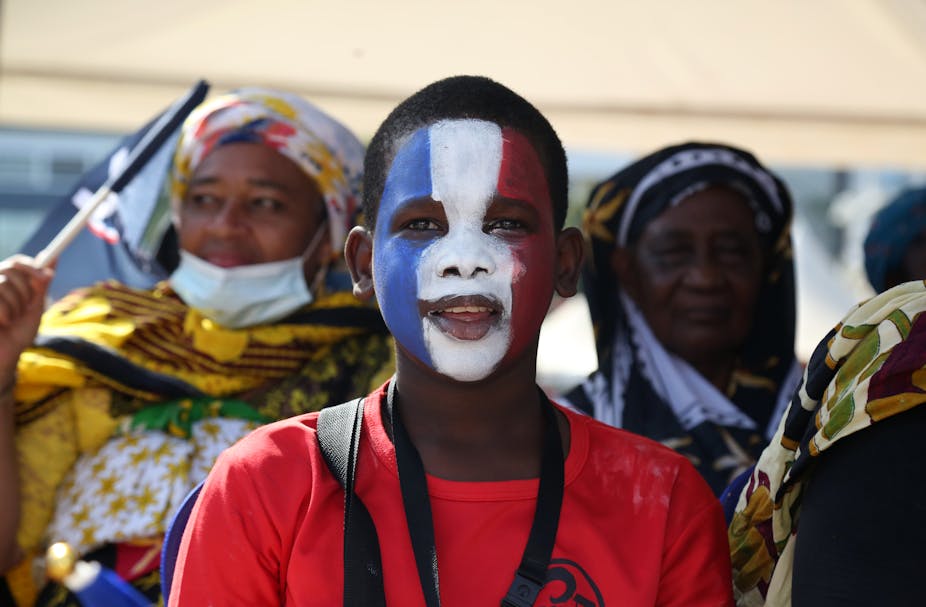 Soutiens politiques du Rassemblement National  lors de la visite de Marine Le Pen à Mayotte le 18 décembre 221. Les tensions avec les Comores et l'insécurité ont alimenté le vote RN dans ce département. 