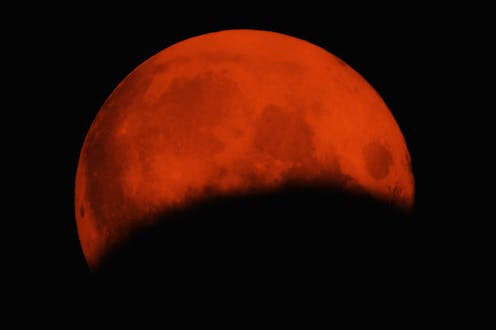 A total lunar eclipse is set to dazzle tonight – along with some other stellar sights