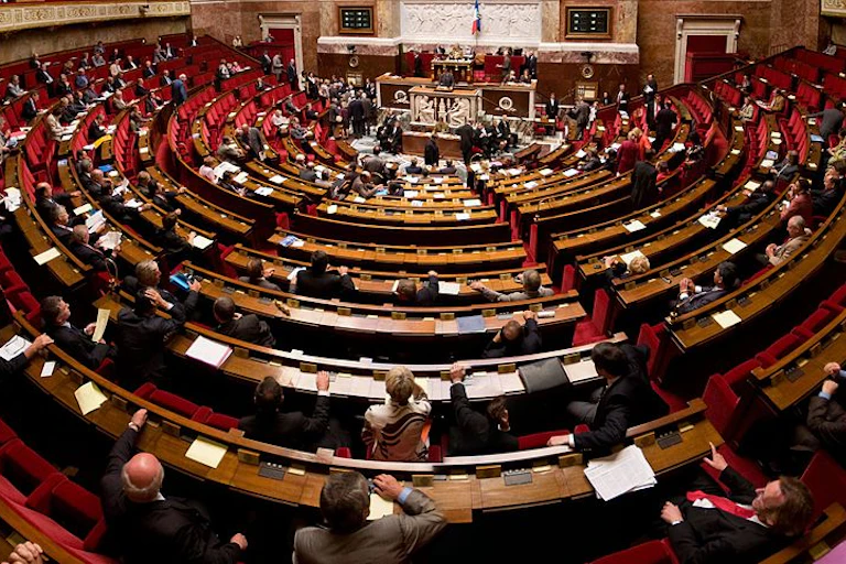 Panorama de l'hémicyle de l'Assemblée nationale