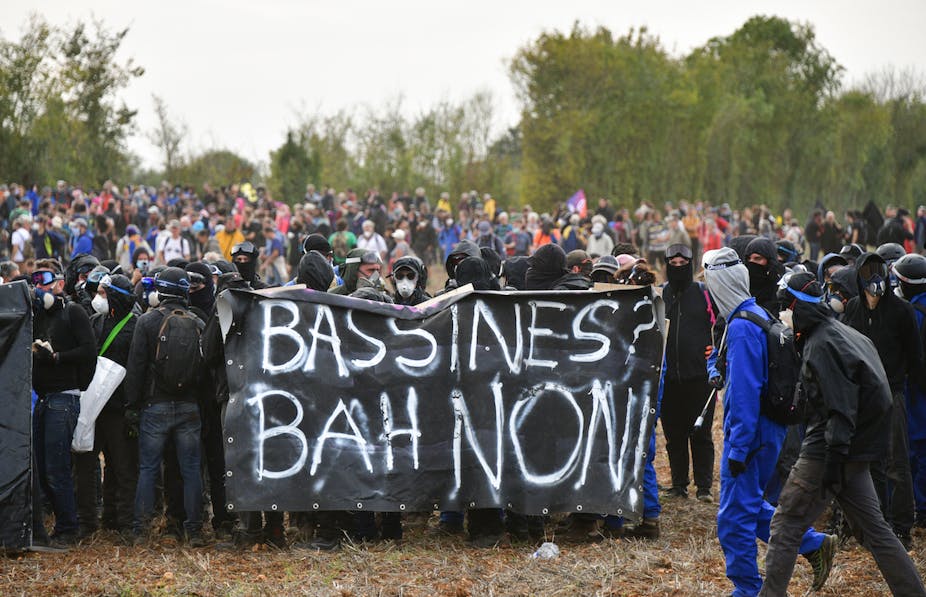 Manifestations aux abords de Sainte-Soline organisées par le collectif 'Bassines Non Merci' contre un réservoir d'eau destiné à l'agriculture, le 29 octobre. 