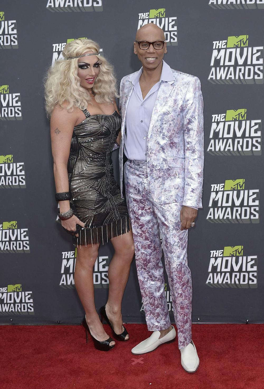 Порно фильмдер орысша аудармасымен: Доктор Порно ресейлік есепшілер