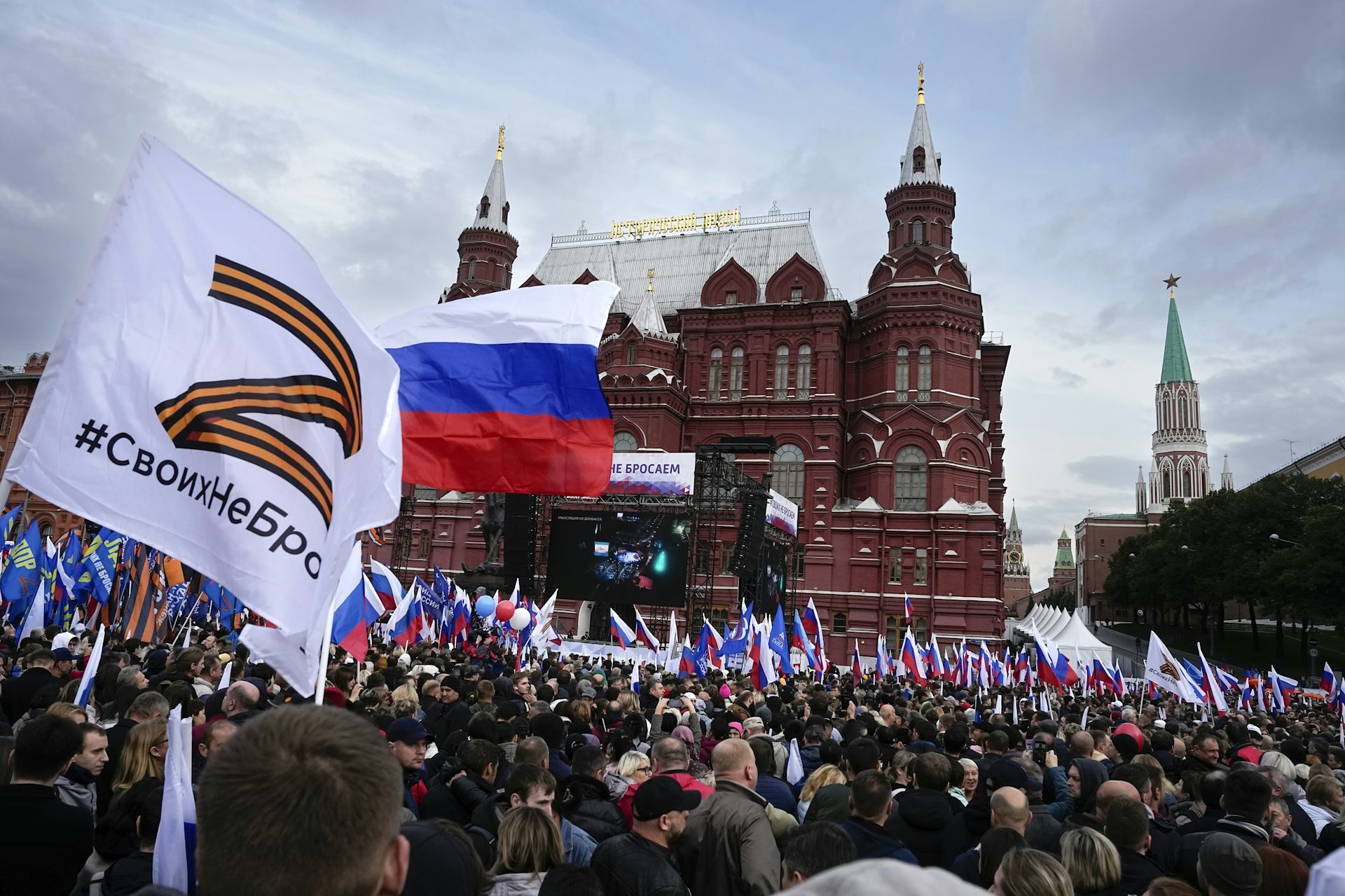 How The Russian Economy Is Defying And Withstanding Western Sanctions