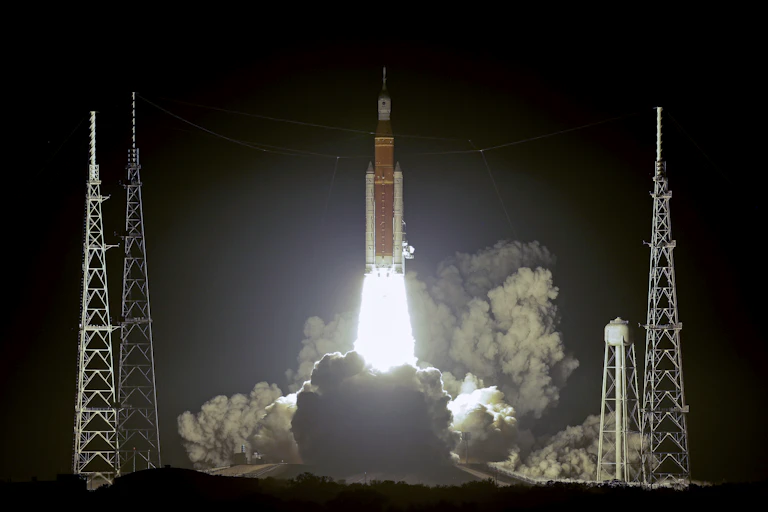 Artemis 1 rocket takes off from the launchpad