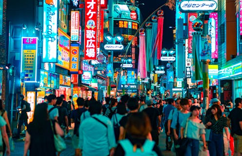 Spending too much money? Tempted by sales? These ways to 'hack' your psychology can help