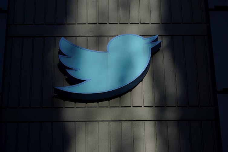 Twitter kehilangan setengah pekerjanya dalam waktu kurang dari sebulan.