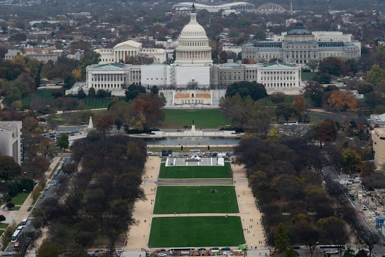 An aerial photo of the US Capitol.