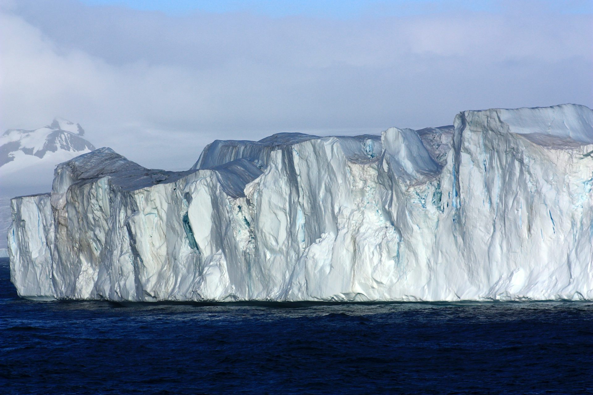 Research linking soot in Antarctic ice exclusively with early Māori ...