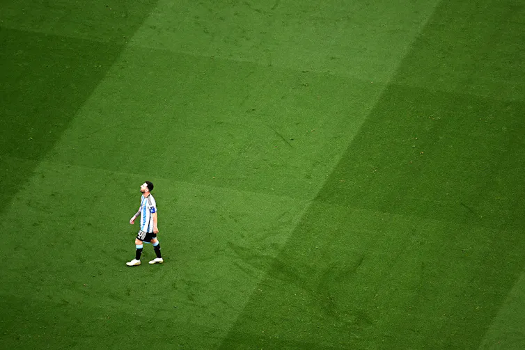 L’attaquant argentin Lionel Messi, durant la rencontre opposant son pays à la sélection nationale de l’Arabie Saoudite, durant la Coupe du monde 2022.