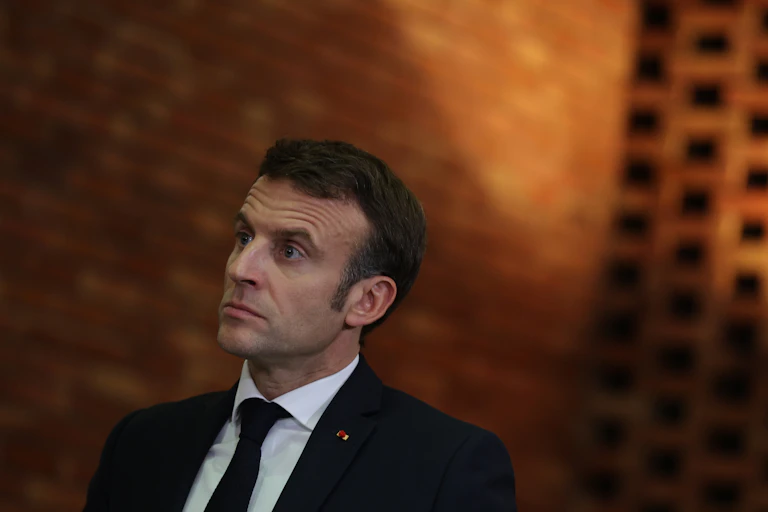 Emmanuel Macron lors d'une conférence sur la lutte contre les violences faites aux femmes le 25 novembre à Dijon.