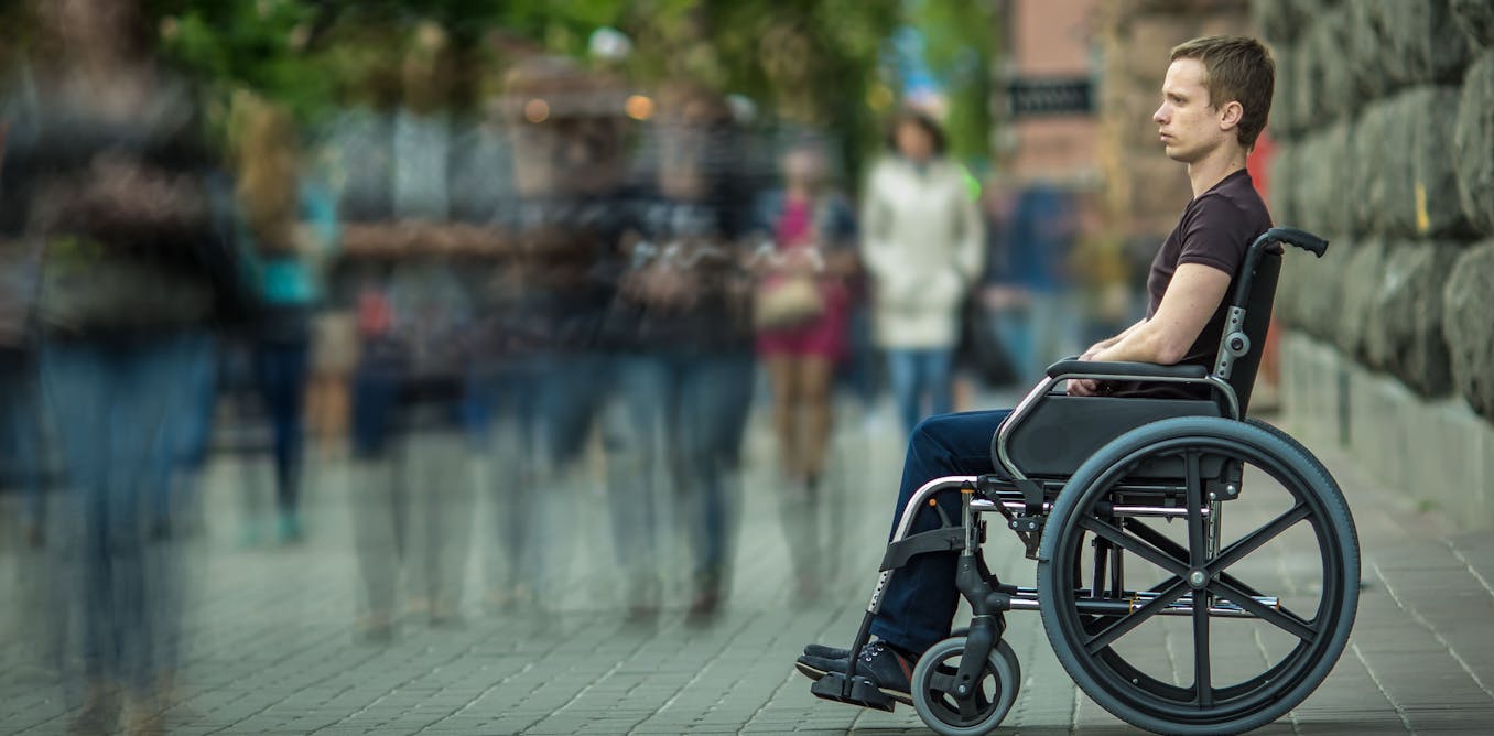 Инвалидность подростков. Инвалид. Коляска для инвалидов. Человек в инвалидной коляске. Человек на коляске.