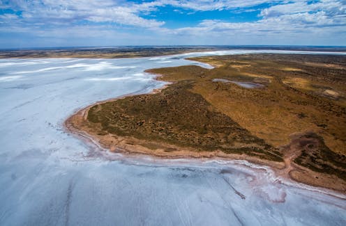 Kim Mahood's Wandering with Intent redefines the Australian frontier
