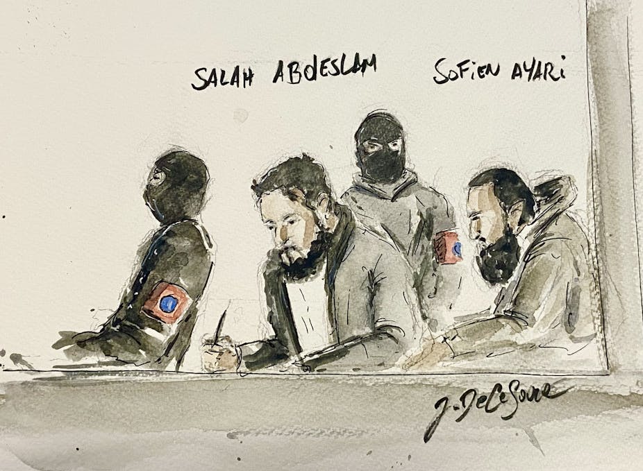 Salah Abdeslam et Sofien Ayari font partie des mis en cause dans les attentats de l'aéroport de Bruxelles le 22 mars 2016. Le procès s'est ouvert le 6 décembre en Belgique.