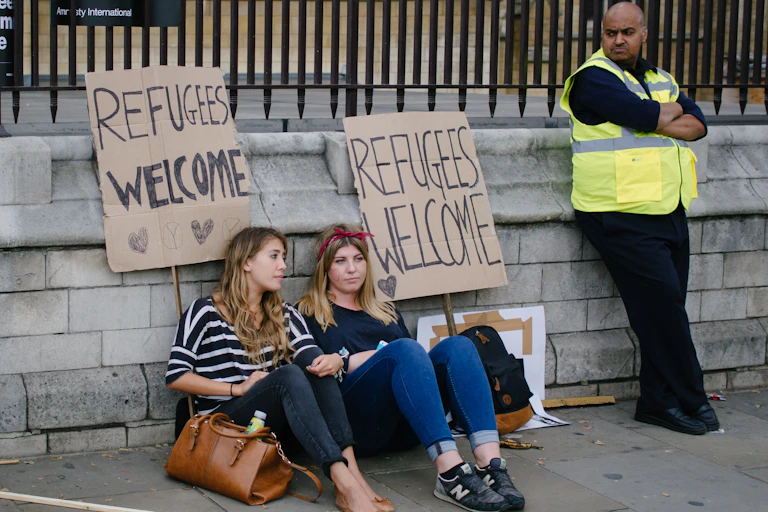 En Europe, le phénomène des villes-refuges a connu un développement important depuis les années 1990, sous l'impulsion de groupes cosmopolites tels que le Parlement international des écrivains.