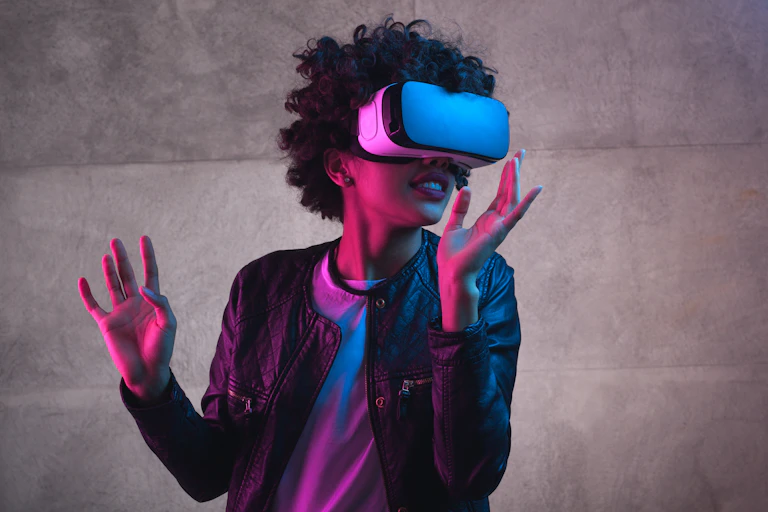 A black woman wears a VR headset