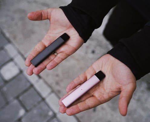 My teen's vaping. What should I say? 3 expert tips on how to approach 'the talk'