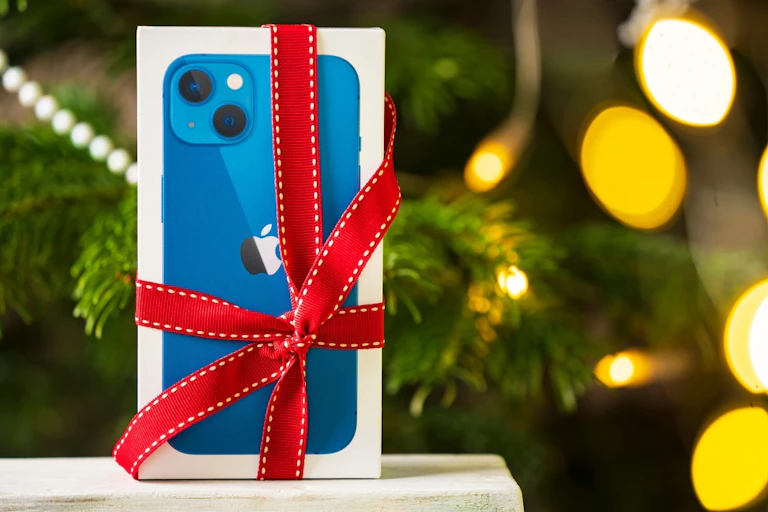 iphone emballé comme un cadeau de noël