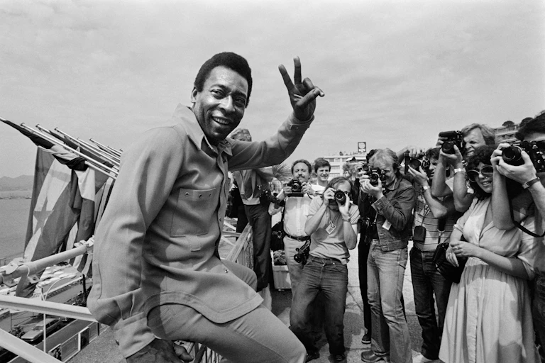Pelé photographié par des dizaines de personnes