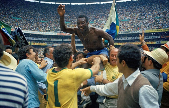 Pelé: la primera superestrella mundial que puso pasión y una sonrisa al fútbol