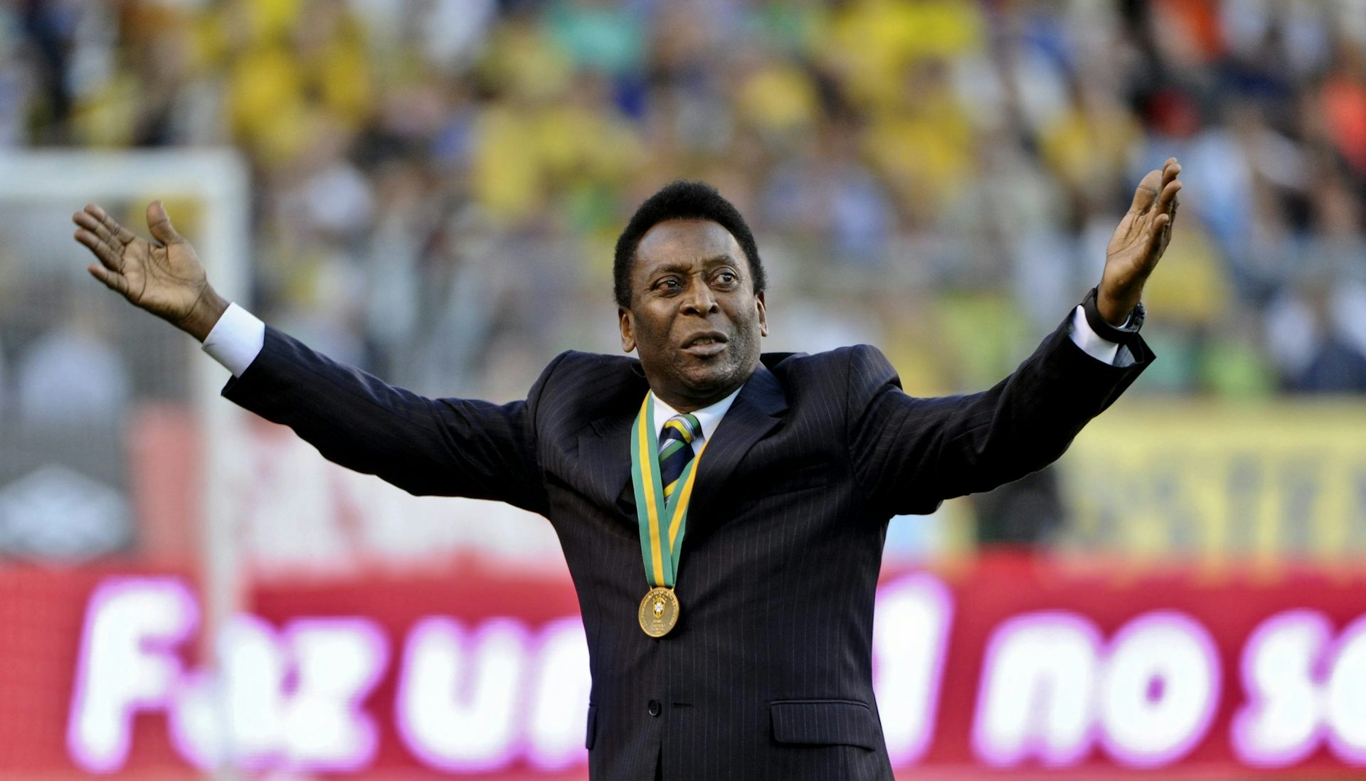 Brazil pele hot sale football