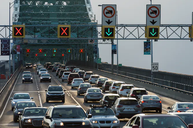 Kemacetan lalu lintas di Jembatan Jacques-Cartier, Kanada