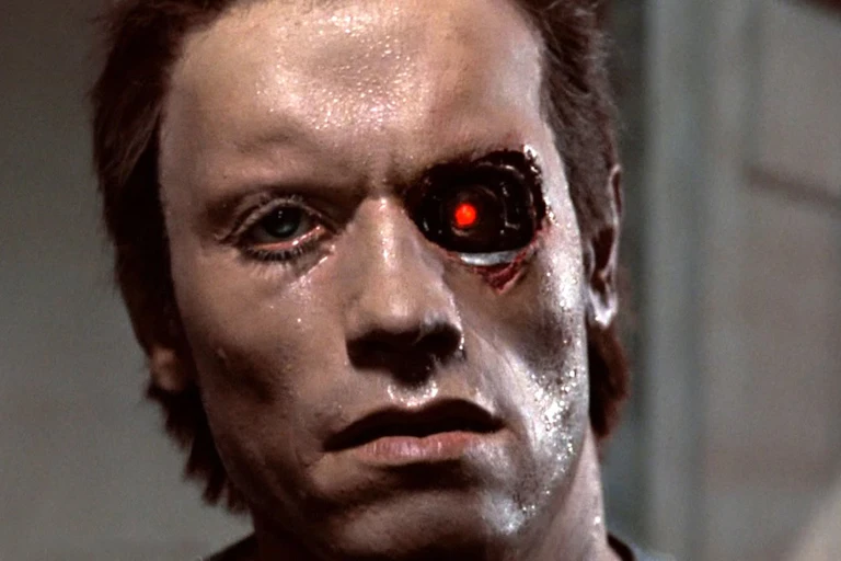 L'acteur Arnold Schwarzenegger dans Terminator (1984), de James Cameron