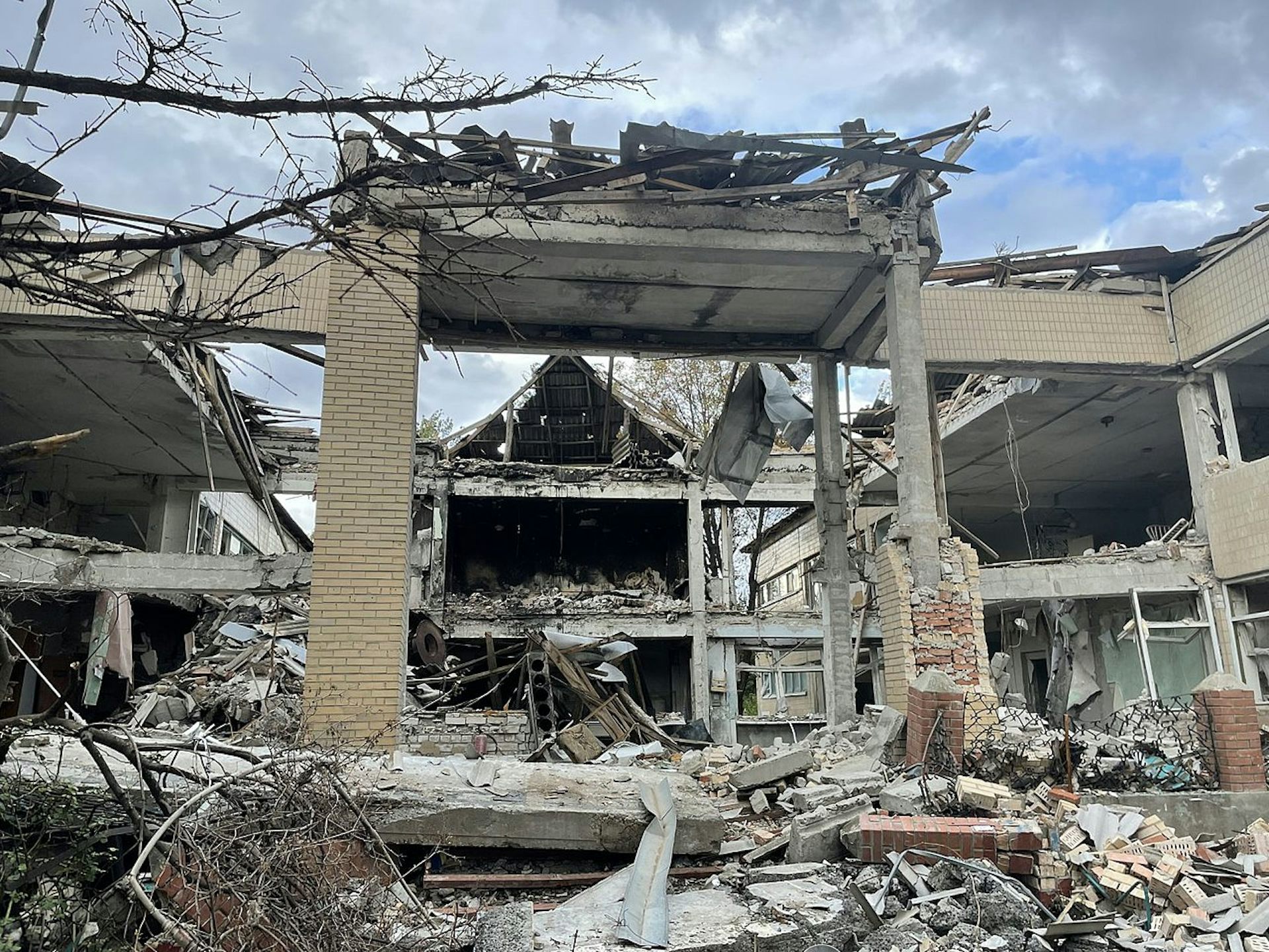 Immeubles détruits par des tirs de missiles