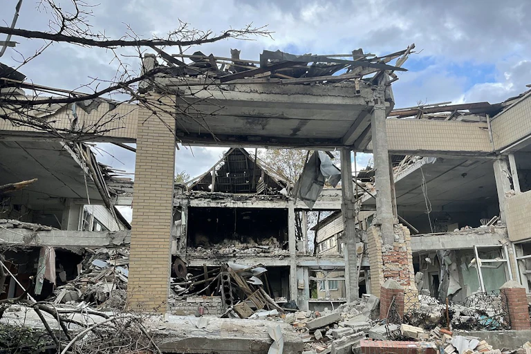 Immeubles détruits par des tirs de missiles