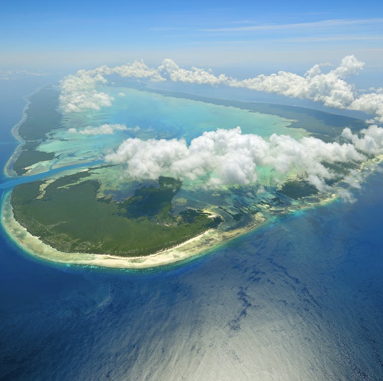 Uma foto aérea do Atol de Aldabra.
