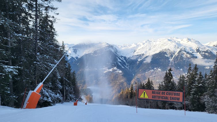 Vue de la station de ski de Montalbert en Savoie