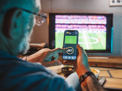 Sports betting apps' notifications and leaderboards encourage more and more wagers – a psychologist who treats gambling addictions explains why some people get hooked