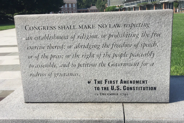 A stone marker bearing the full text of the First Amendment to the U.S. Constitution