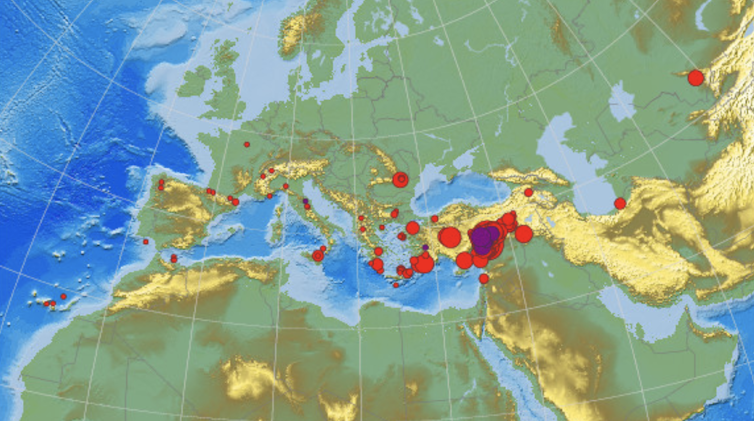 Mapa con los terremotos ocurridos el 6 de febrero de 2023 marcados con puntos rojos y morados.